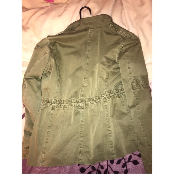 green jacket 💚 - Picture 2 of 2